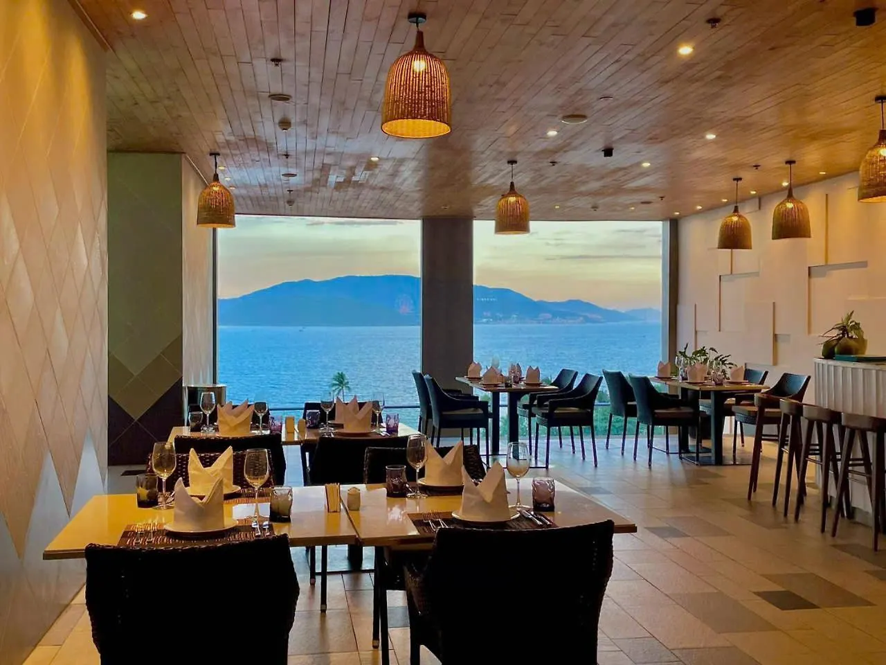 Cozy Panorama Apartment In Front Of The City Center Beach Nha Trang 0*,