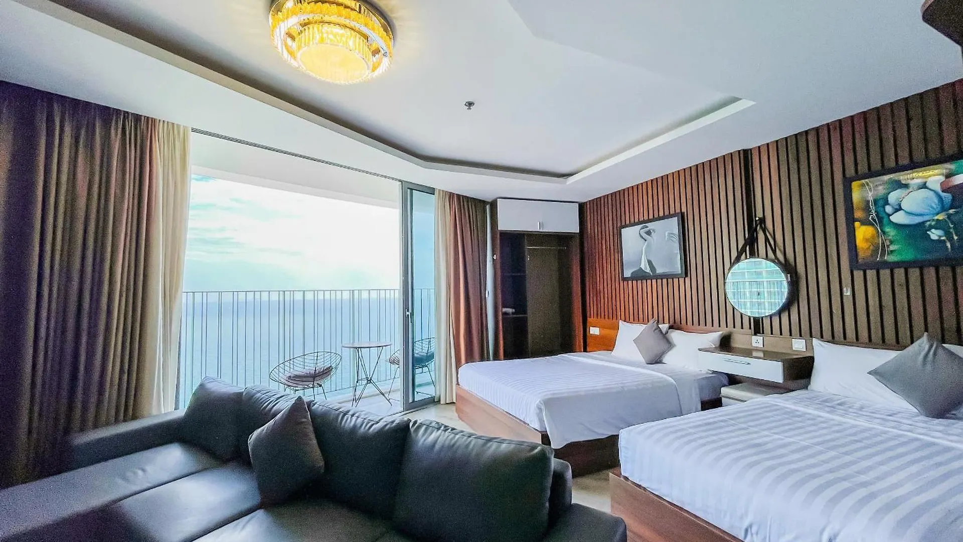 Cozy Panorama Apartment In Front Of The City Center Beach Nha Trang Vietname