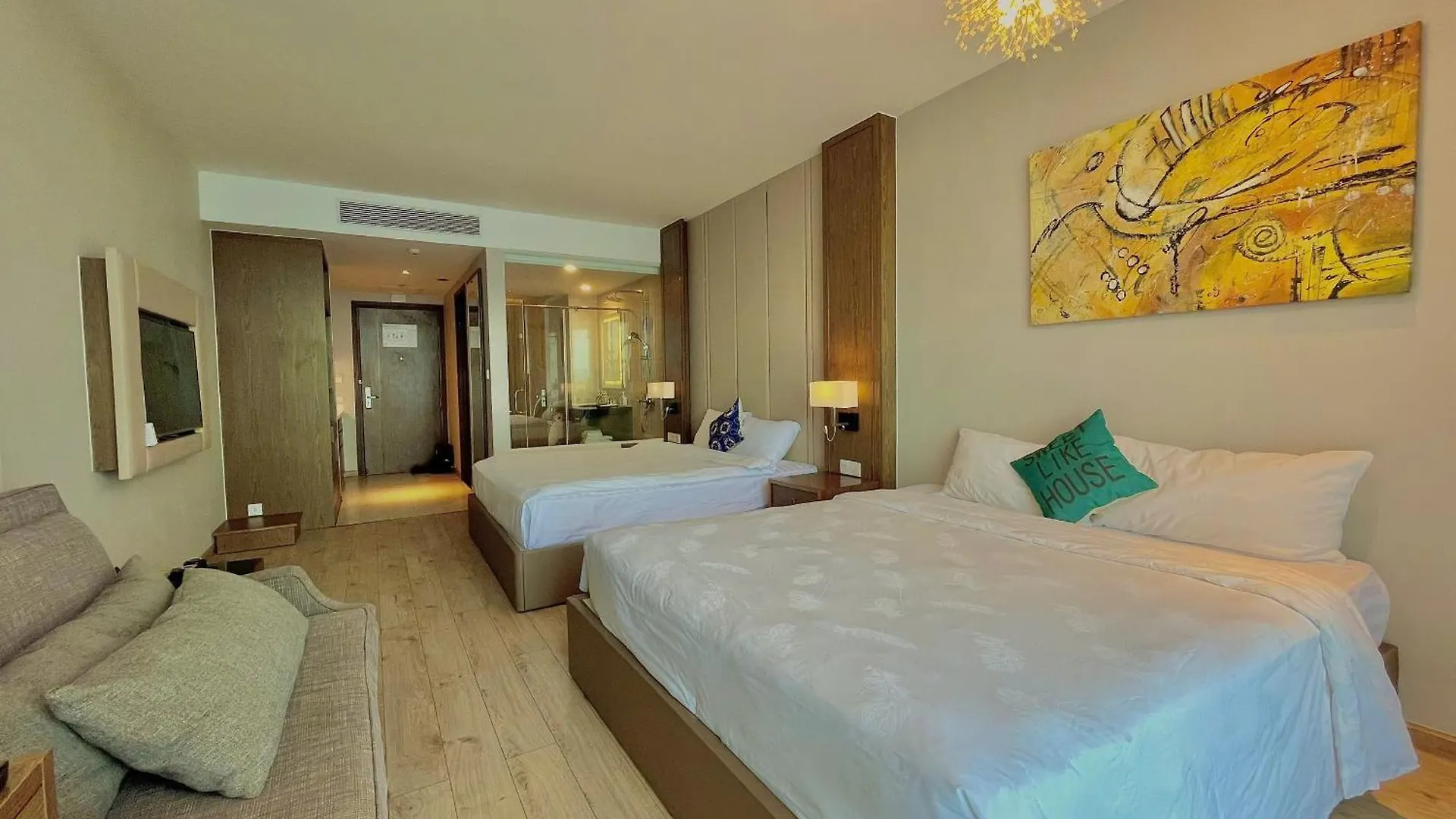 Cozy Panorama Apartment In Front Of The City Center Beach Nha Trang