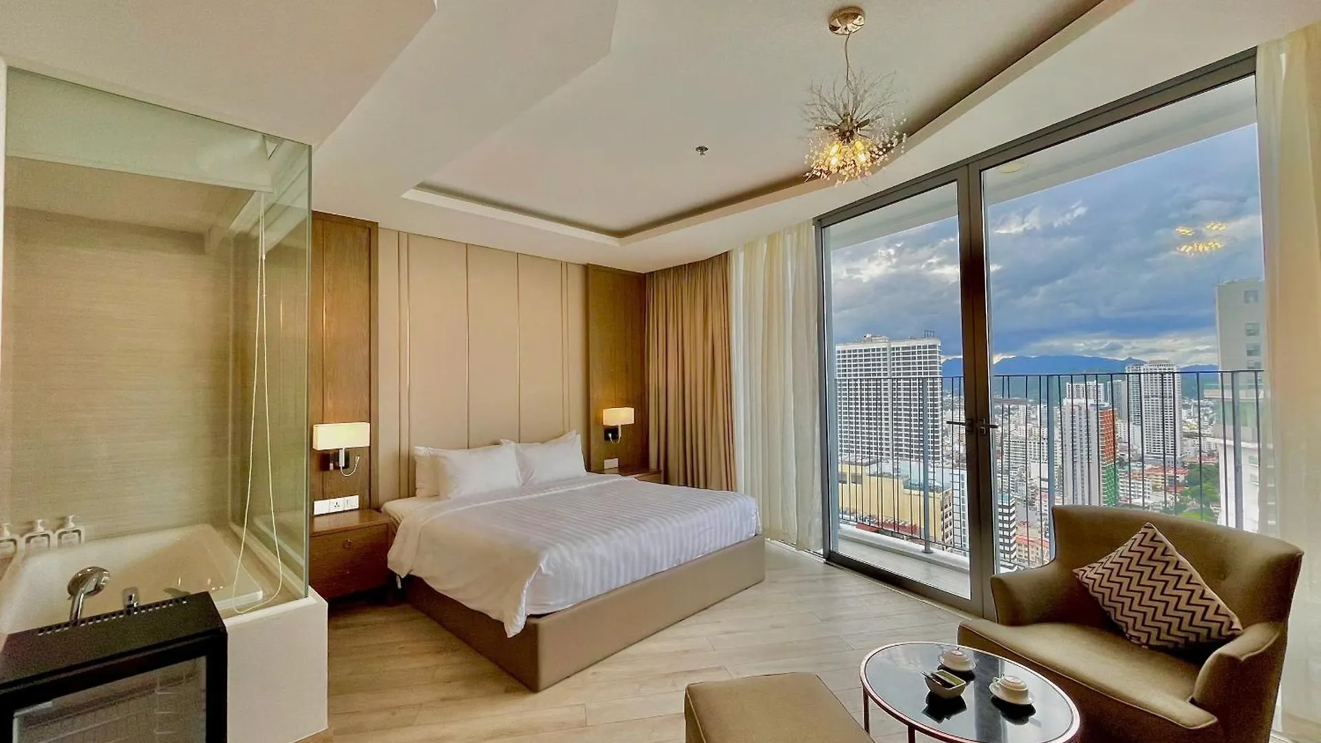 Cozy Panorama Apartment In Front Of The City Center Beach Nha Trang