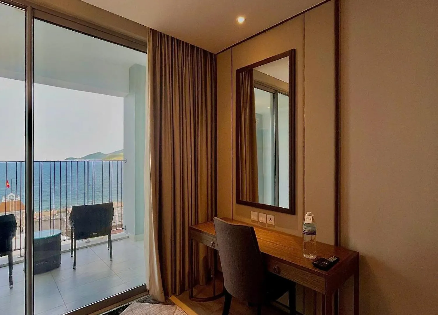 Cozy Panorama Apartment In Front Of The City Center Beach Nha Trang 0*,  Vietname