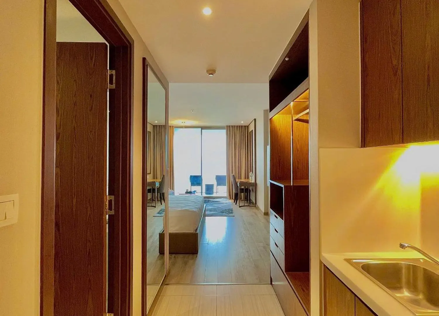 Cozy Panorama Apartment In Front Of The City Center Beach Nha Trang